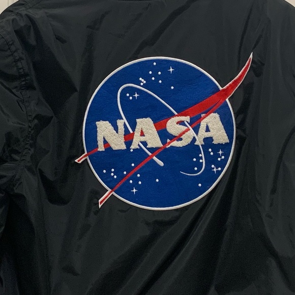 BRAND NEW NEVER WORN FOREVER 21 x NASA LOGO BLACK BOMBER JACKET UNISEX - Picture 5 of 12